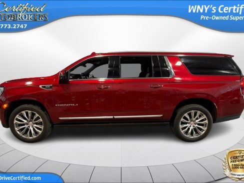 Used 2023 GMC Yukon XL Denali AWD/4WD image 9