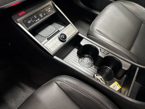 Used 2024 Hyundai Kona Limited AWD/4WD image 22