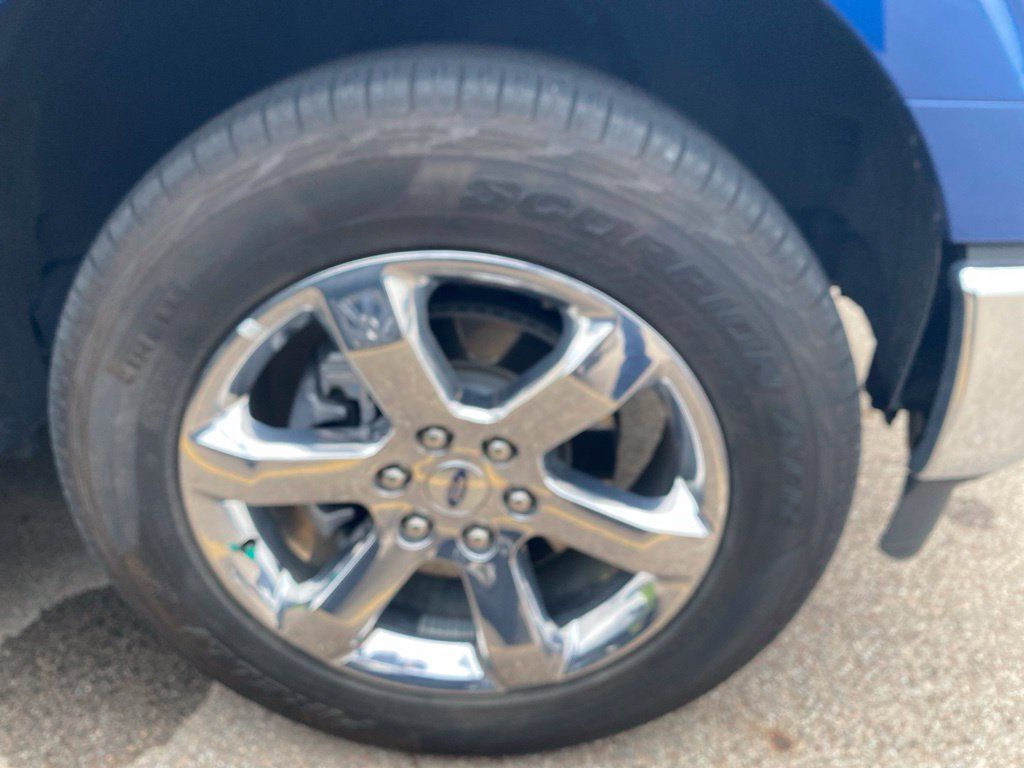 Used 2022 Ford F150 XLT w/ Equipment Group 302A High AWD/4WD image 4