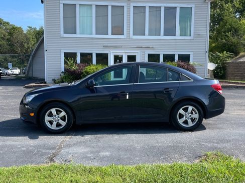 Used 2014 Chevrolet Cruze LT FWD image 2
