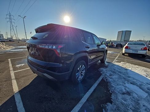 Used 2025 Chevrolet Equinox LT image 3