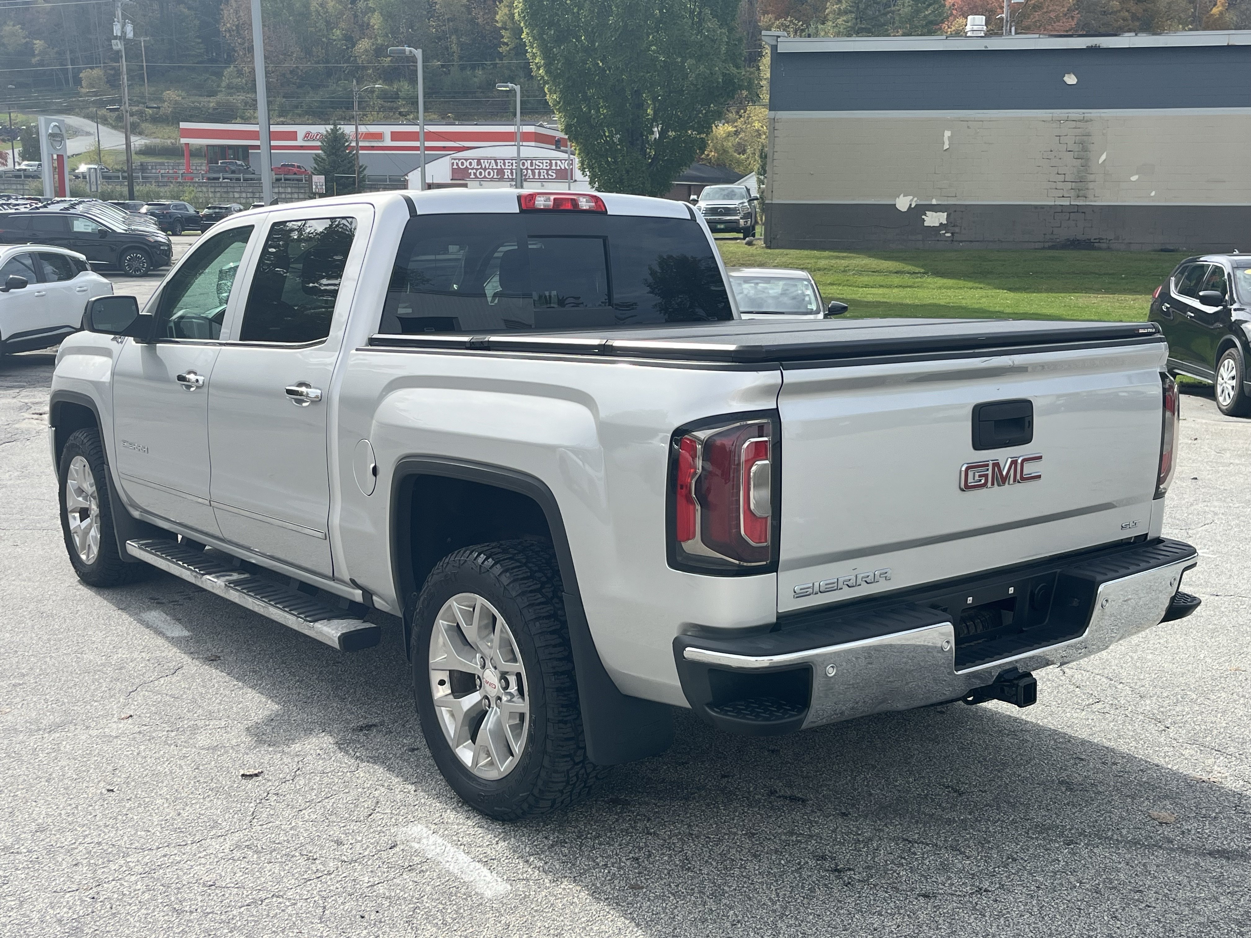 Used 2018 GMC Sierra 1500 SLT w/ SLT Premium Package AWD/4WD image 7