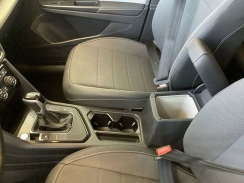 Used 2024 Volkswagen Taos SE image 27