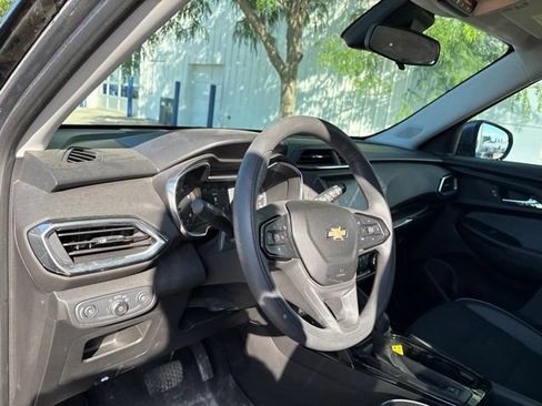 Used 2022 Chevrolet TrailBlazer LT FWD image 10