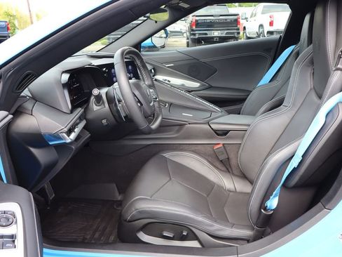 Used 2023 Chevrolet Corvette Stingray Coupe w/ Z51 Performance Package RWD image 4