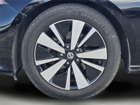 Used 2019 Nissan Altima 2.5 SL FWD image 11