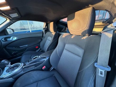 Used 2015 Nissan 370Z Coupe image 11