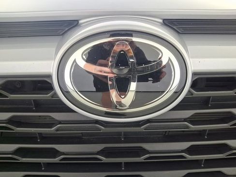 Used 2025 Toyota RAV4 XLE w/ Convenience Package FWD image 39