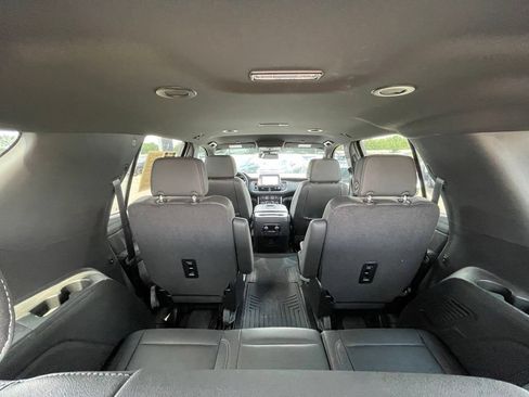 Used 2024 Chevrolet Tahoe Z71 w/ Luxury Package AWD/4WD image 38