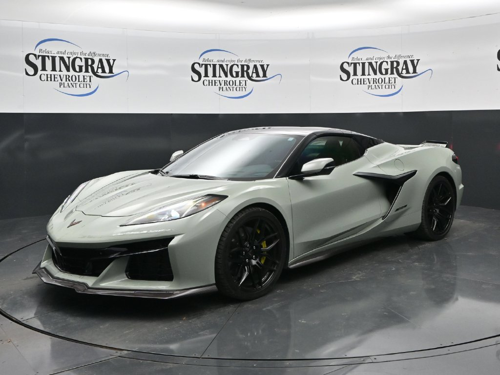 Used 2024 Chevrolet Corvette Z06 w/ Stealth Interior Trim Package RWD image 3