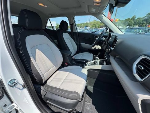 Used 2026 Hyundai Venue SEL FWD image 26