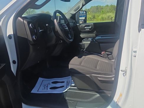 Used 2024 GMC Sierra 2500 Pro AWD/4WD image 17