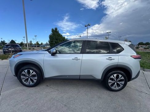 Used 2023 Nissan Rogue SV AWD/4WD image 5