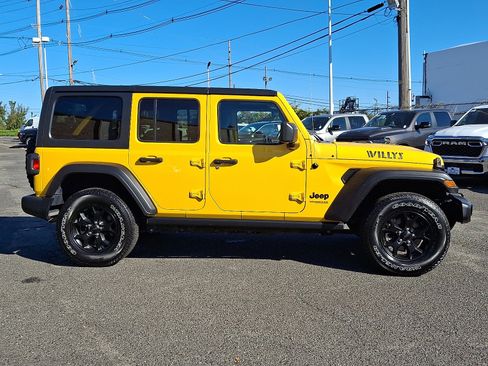 Used 2021 Jeep Wrangler Unlimited Willys image 8