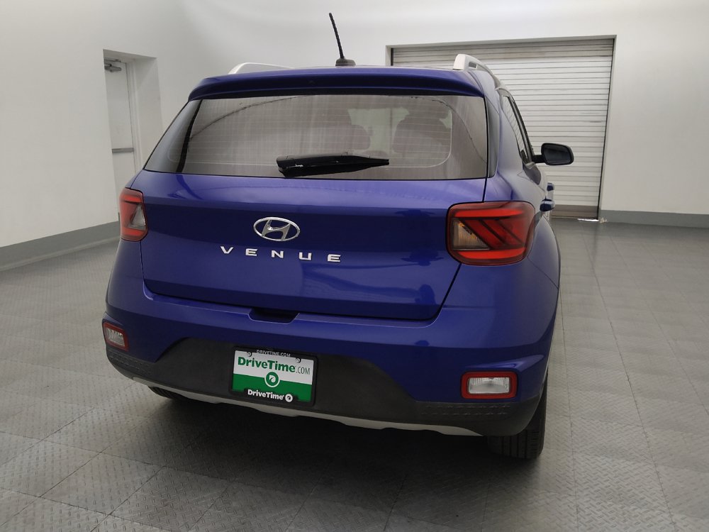 Used 2023 Hyundai Venue SEL FWD image 7