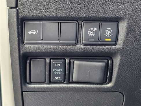 Used 2020 Nissan Armada SL w/ Premium Package image 17