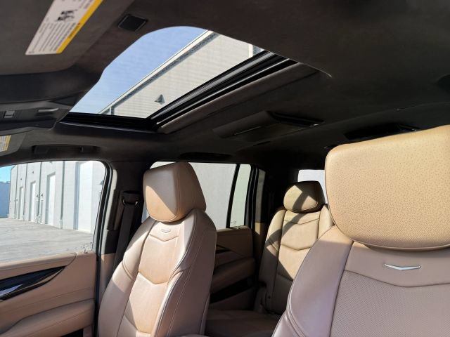 Used 2019 Cadillac Escalade ESV Platinum AWD/4WD image 44