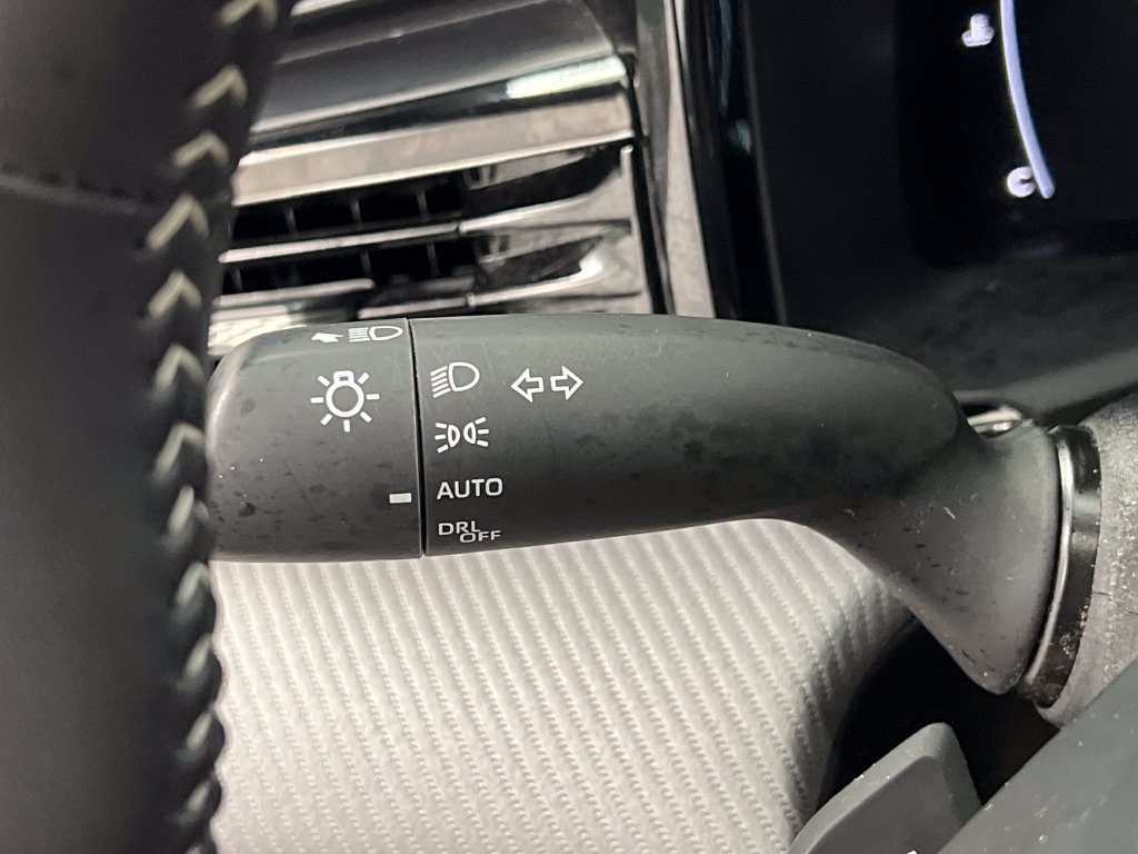 Used 2025 Toyota Camry SE FWD image 47