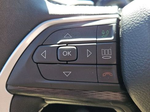 Used 2025 Jeep Grand Cherokee Laredo X image 22