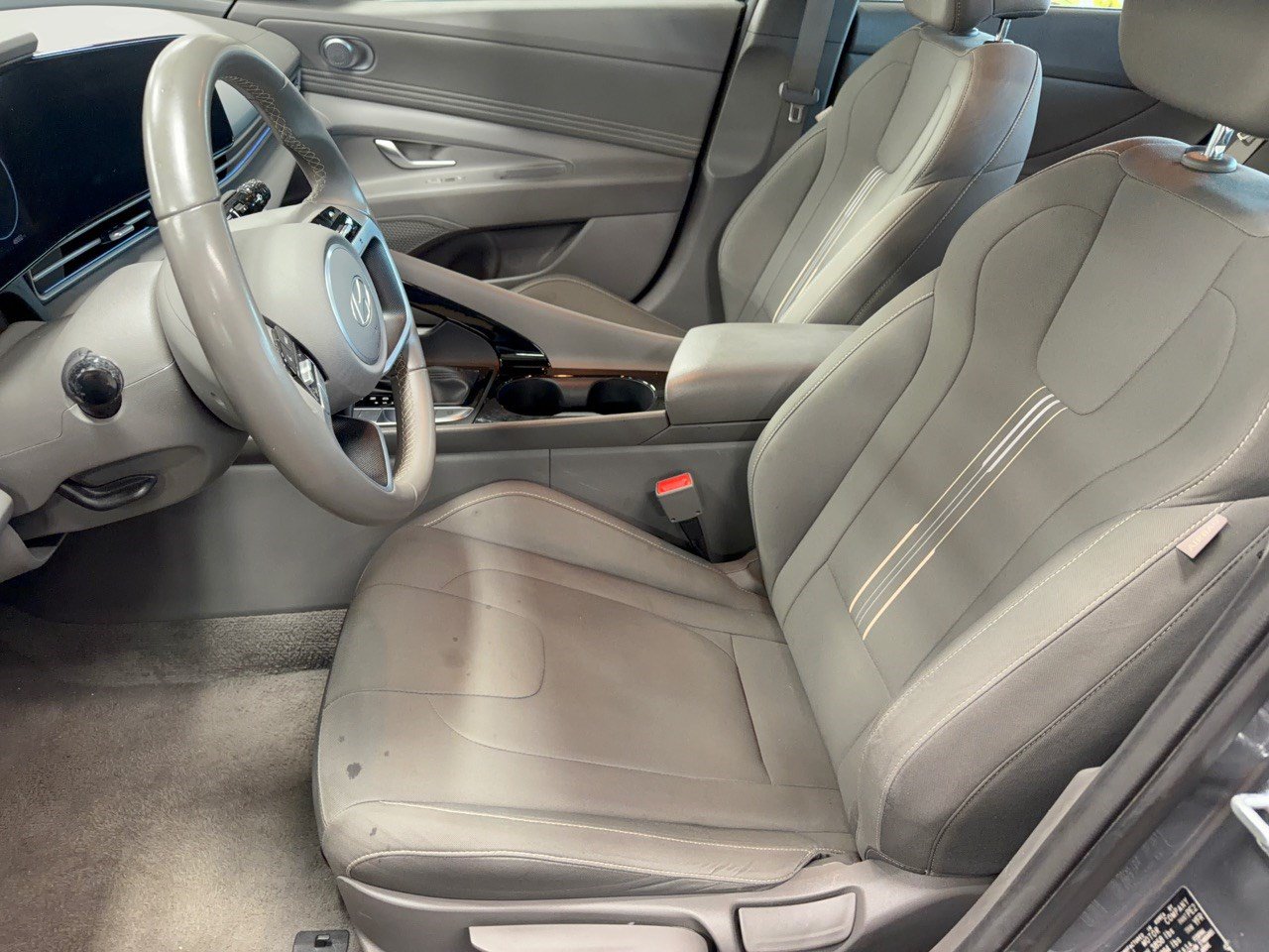 Used 2025 Hyundai Elantra SEL FWD image 5