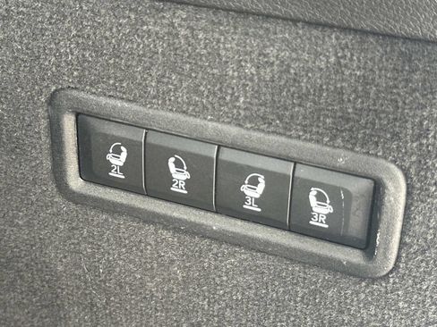 Used 2023 Jeep Grand Wagoneer Series III w/ Rear Seat Video Group 1 AWD/4WD image 7