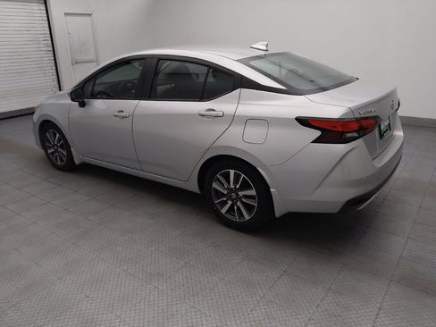 Used 2020 Nissan Versa SV FWD image 3