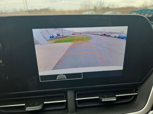 Certified 2024 Chevrolet Trax RS FWD image 19