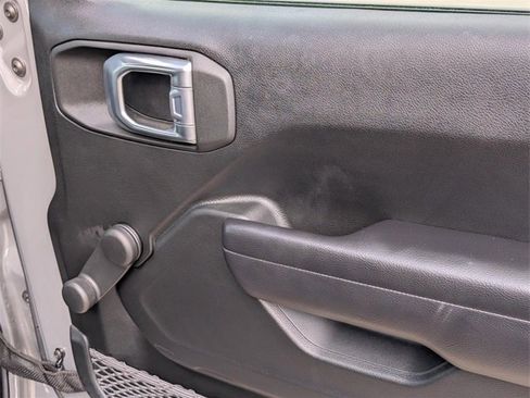 Used 2021 Jeep Wrangler Sport image 32