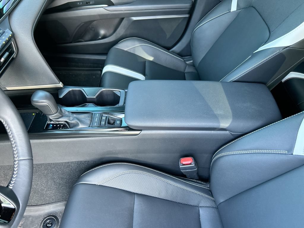 Certified 2025 Toyota Camry SE FWD image 29