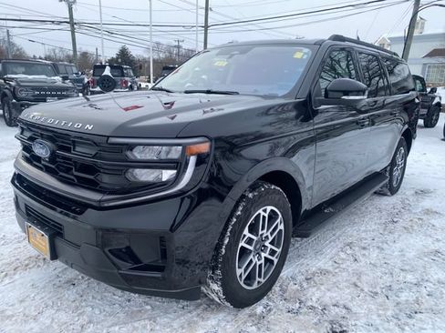 Certified 2025 Ford Expedition Max Active AWD/4WD image 3