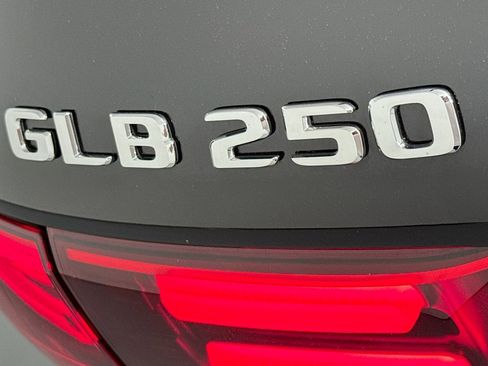 New 2026 Mercedes-Benz GLB 250 image 8