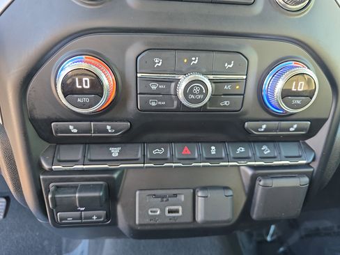 Used 2022 GMC Sierra 2500 SLT w/ X31 Off-Road Package image 23