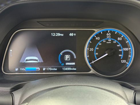 Used 2025 Nissan Leaf SV Plus image 18