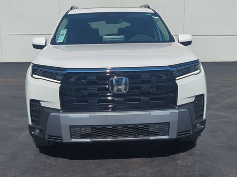New 2026 Honda Pilot Touring image 11