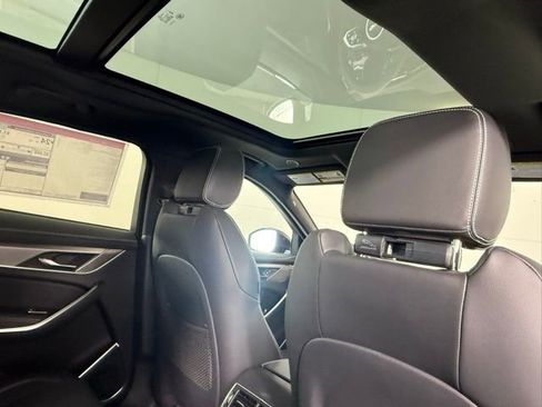 Used 2025 Jaguar F-PACE R-Dynamic S image 33