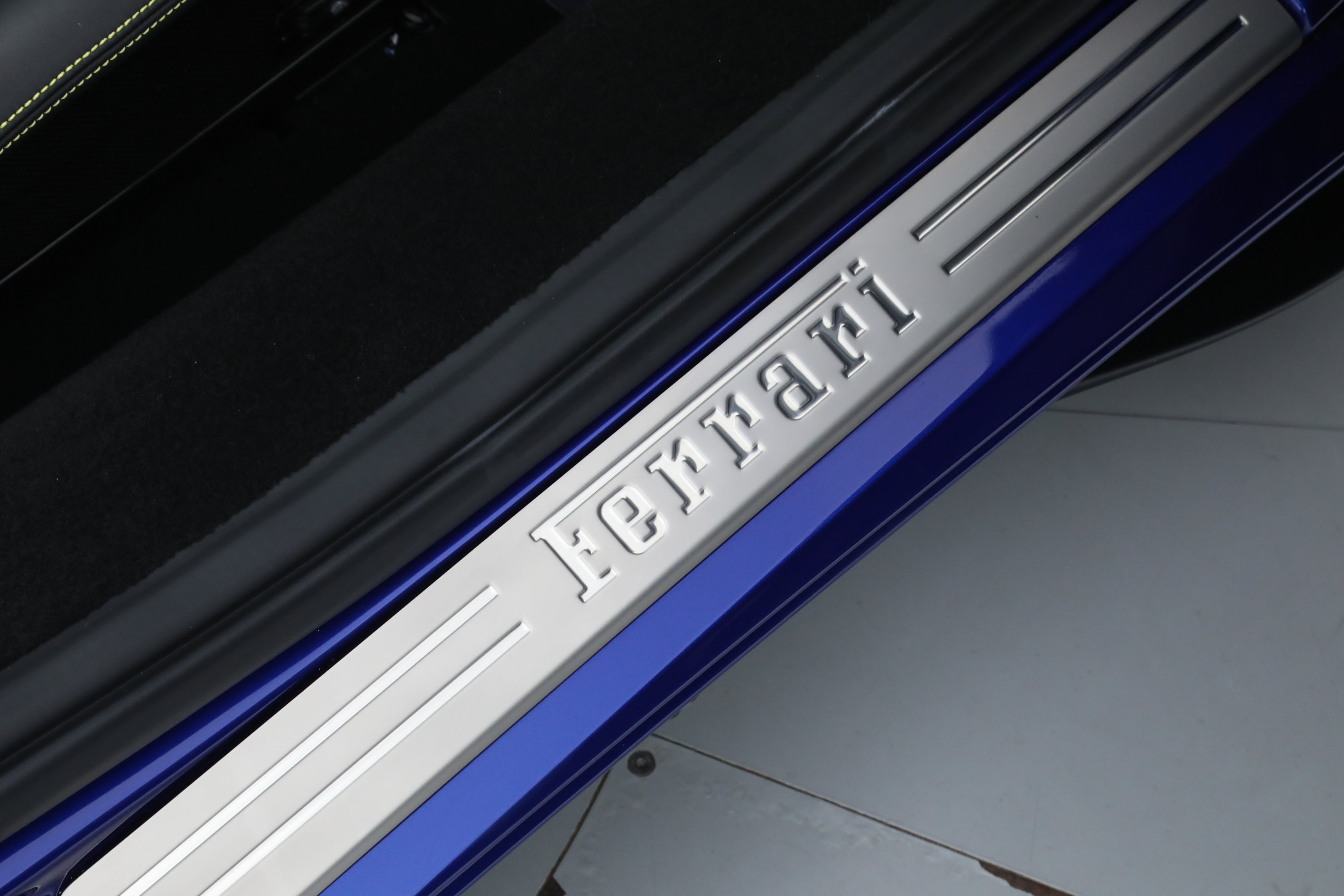 Certified 2022 Ferrari F8 Tributo RWD image 25
