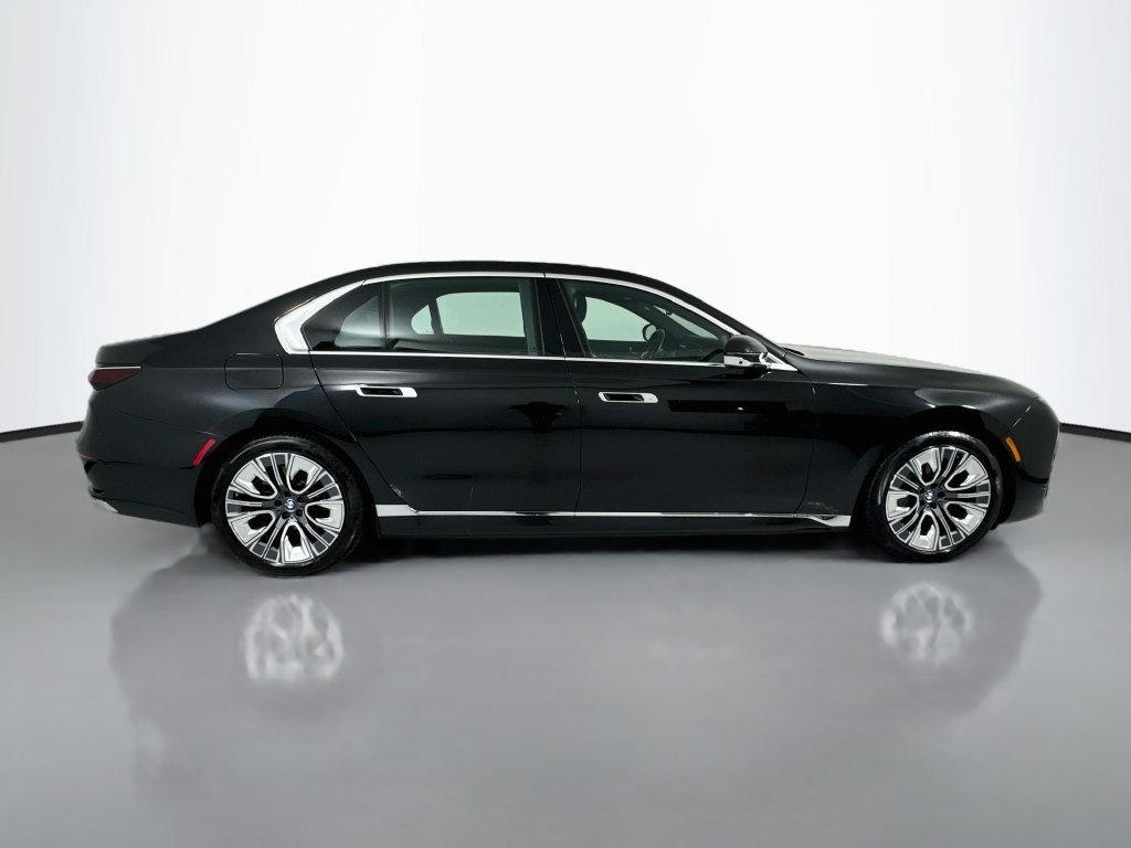 Used 2023 BMW i7 xDrive60 AWD/4WD image 9