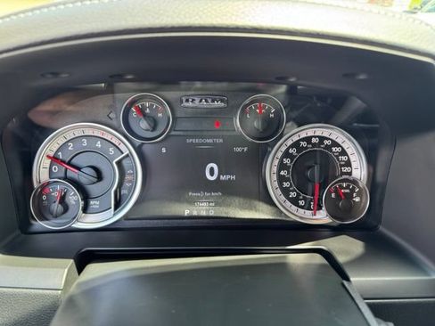 Used 2018 RAM 2500 Laramie w/ Convenience Group AWD/4WD image 19