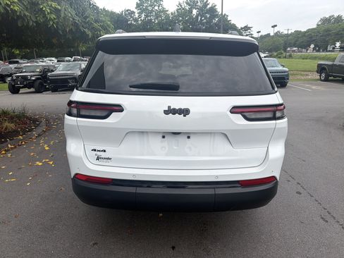 Certified 2025 Jeep Grand Cherokee L Altitude AWD/4WD image 4