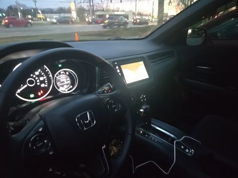 Certified 2022 Honda HR-V Sport image 22