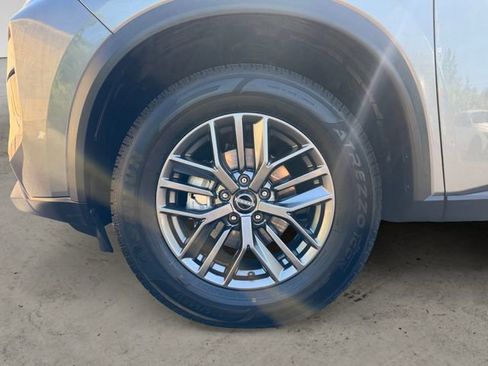 Used 2023 Nissan Rogue S AWD/4WD image 14