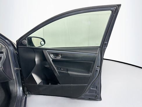 Used 2015 Toyota Corolla S image 29