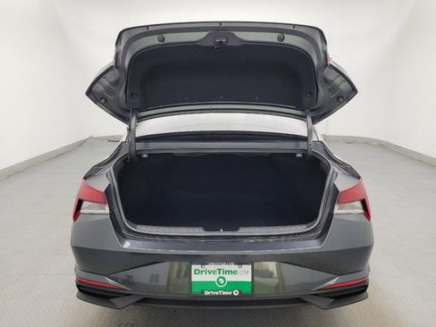 Used 2022 Hyundai Elantra SE image 29