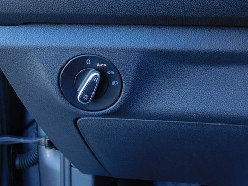 Used 2024 Volkswagen Jetta SE image 35