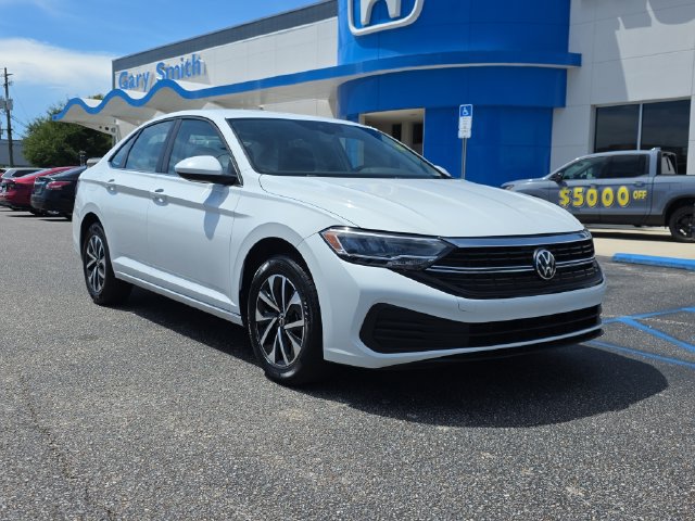 Used 2024 Volkswagen Jetta S FWD image 2