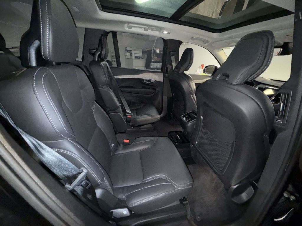Used 2024 Volvo XC90 B6 Ultimate w/ Protection Package AWD/4WD image 16
