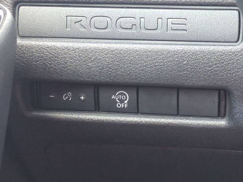 Used 2023 Nissan Rogue S AWD/4WD image 17