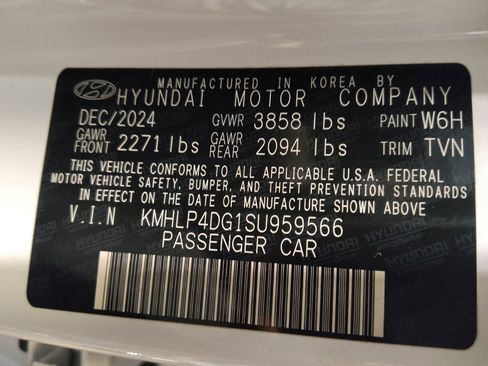Used 2025 Hyundai Elantra Limited FWD image 33