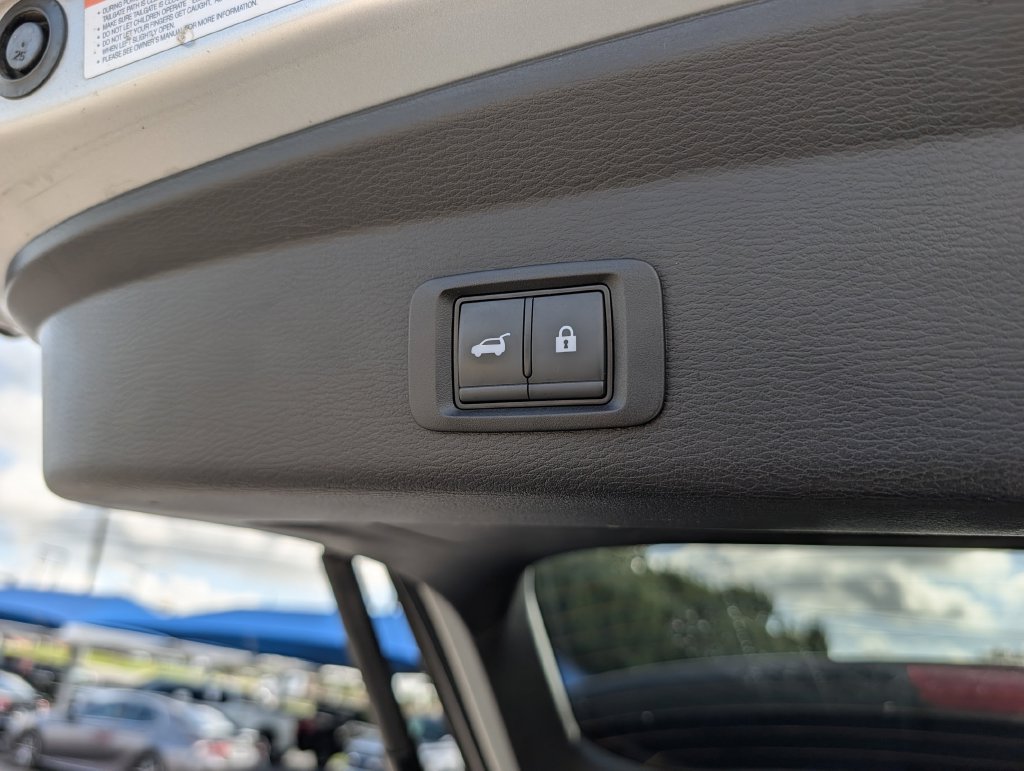 Used 2025 Mitsubishi Outlander SE AWD/4WD image 29