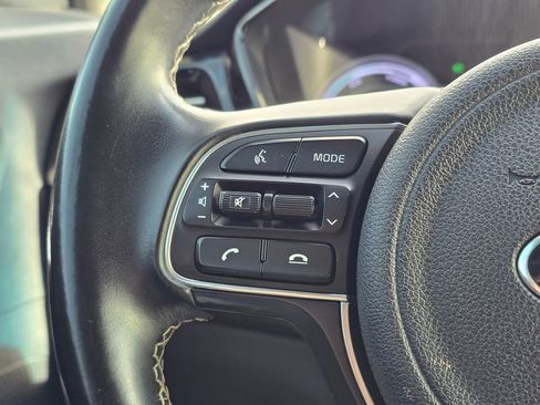 Used 2020 Kia Niro LXS image 34